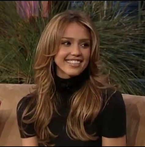 Jessica Alba Into The Blue Hair, Jessica Alba Face Claim, Jessica Alba 2000s, Young Jessica Alba, 2000s Hair, Jessica Alba Hair, Jay Leno, European Hair, 90s Hairstyles