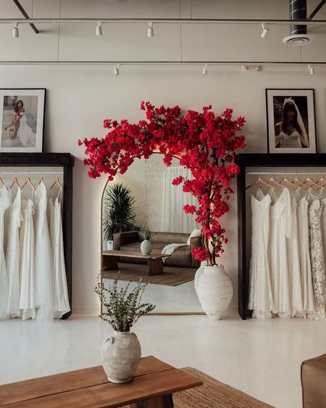 Inside the Phoenix Showroom | Grace Loves Lace Elegant Boutique Interior, Grace Loves Lace Showroom, Mezon Idea Decor, Wedding Dress Shop Interior, Backdrops For Boutique, Inside Boutique Ideas, High End Boutique Interior Design, Mezon Decoration, Prom Boutique Interior