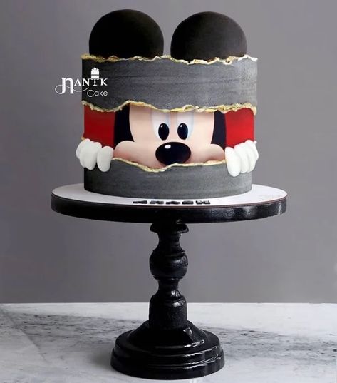 Pasteles de Mickey Mouse Mickey Birthday Cakes, Mickey And Minnie Cake, Mickey Mouse Birthday Cake, Mickey Cakes, Mini Torte, Minnie Cake, Mickey Mouse Cake, Cream Cakes, Cartoon Cake