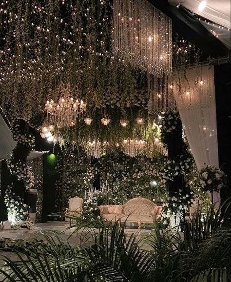 Indian Wedding Venue, Pakistani Wedding Decor, Wedding Organiser, Dream Wedding Reception, Wedding Decor Photos, Hanging Gardens, Wedding Stage Design, Dream Wedding Decorations, Desi Wedding Decor