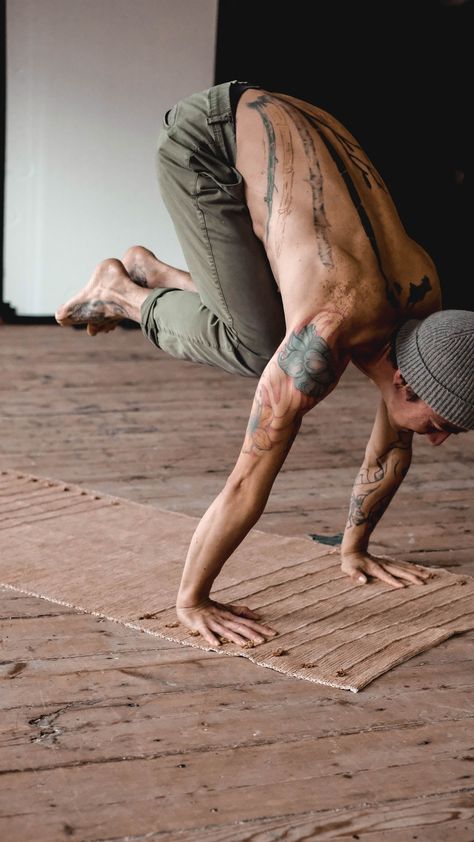 Who’d like to see our Honest Yoga Mat return? We need to see the support in order to bring it back 🌱 Yoga Aesthetic Men, Male Pose, Yoga Aesthetic, Bring It Back, Man Style, Male Poses, Workout Motivation, Calisthenics, Bring It