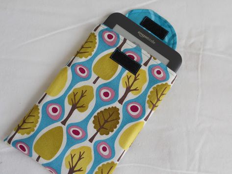 Sleeve Tutorial, Kindle Sleeve, Pouch Tutorial, Free Sewing Patterns, Kindle Cover, Sewing Tutorials Free, Zipper Pouches, Tablet Cases, Cases Diy