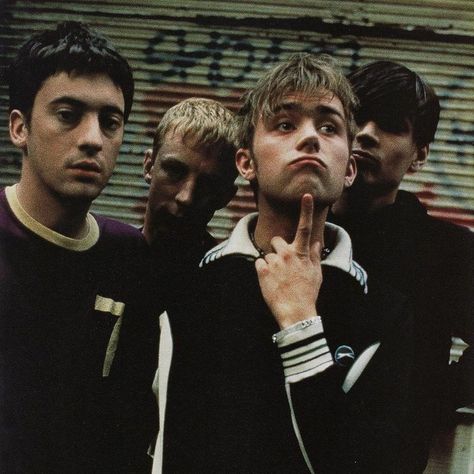 Blur Band, Alex James, Jamie Hewlett, Damon Albarn, Noel Gallagher, Blur Photo, Liam Gallagher, 90s Music, Rock N’roll