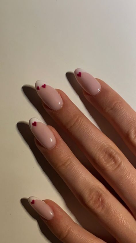 French Hearts Nails, Feminine Nails Classy Almond, Simple Elegant Valentines Nails, Biab French Tip Designs, Nails Gel Valentines Day, Gelx Apres Nail Designs Almond, Valentine’s Day French Tip Nails, Real Nails Painted, Valentine’s Day Nails Almond