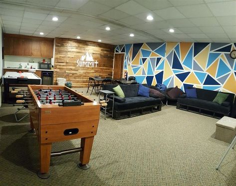 Youth Room Church, Youth Ministry Room, Youth Group Rooms, Kids Church Rooms, Kids Church Decor, Sunday School Rooms, Youth Rooms, Church Youth Group, Teen Lounge