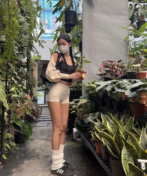 Oanhdaqueen Outfits, Leg Warmers Outfit, Business And Management, Plant Shopping, Real Estate Investment Trust, Real Estate Investment, Fashion Killa, Aesthetic Outfits, Outfits Casuales