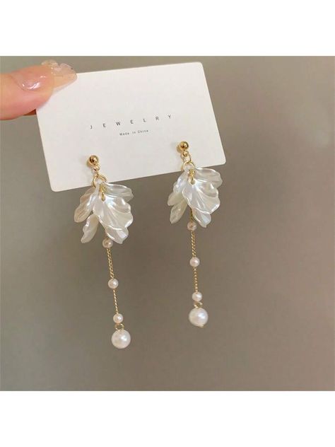 Korean Style Floral Faux Pearl Chain Dangle Earrings, Elegant Sweet Girl Ear AccessoriesI discovered amazing products on SHEIN.com, come check them out! Floral Drop Earrings, Wedding Accessories For Bride, Boho Wedding Earrings, Korean Earrings, Long Tassel Earrings, Bride Accessories, Dangly Earrings, Pearl Earrings Dangle, Bijoux Diy