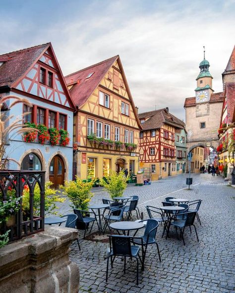 Kitzingen Germany, Rothenburg Germany, Paris History, Mediterranean Aesthetic, German Houses, German Travel, Amon Amarth, Rothenburg Ob Der Tauber, German Village