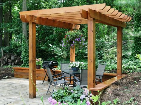 17 Free Pergola Plans You Can DIY Today Pergola Lattice, Pergola Fence, Free Pergola Plans, Backyard Trellis, Ombra Pergola, Lattice Panels, Curved Pergola, Small Pergola, Pergola Swing