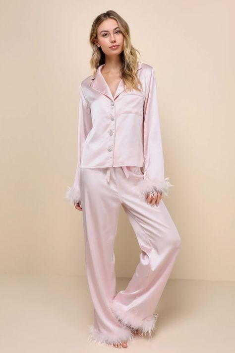 Cute Valentine’s Day Outfit Ideas Feather Trim Pajamas, Light Pink Christmas Outfit, Princess Diaries Pajama Party, Cutesy Pajamas, Women’s Pajamas, Pink Pajamas Aesthetic, Fancy Pjs, Pajama Party Grown Up, Princess Pjs