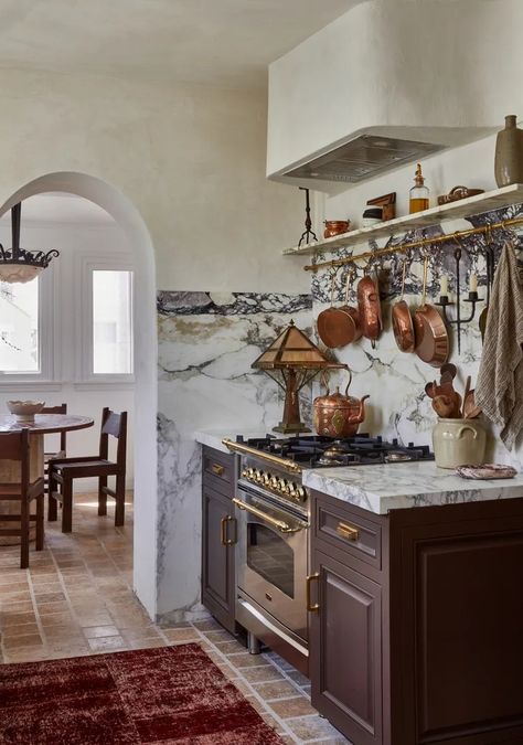 What is Replacing Limewash? Designers Love This Alternative | Livingetc Italian Kitchen Aesthetic, Plaster Kitchen, Italian Kitchen Ideas, Victorian Villa, Dreamy Kitchens, Calacatta Viola, Victorian Kitchen, Home Decor Aesthetic, Home Design Inspiration