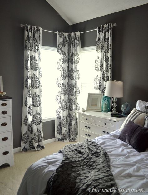 Bedroom Corner Windows Ideas, Corner Window Bedroom, Bedroom With Corner Windows, Corner Windows Bedroom, Bedroom Window Curtains, Corner Window Curtains, Corner Window Treatments, Stenciled Curtains, Designer Curtains