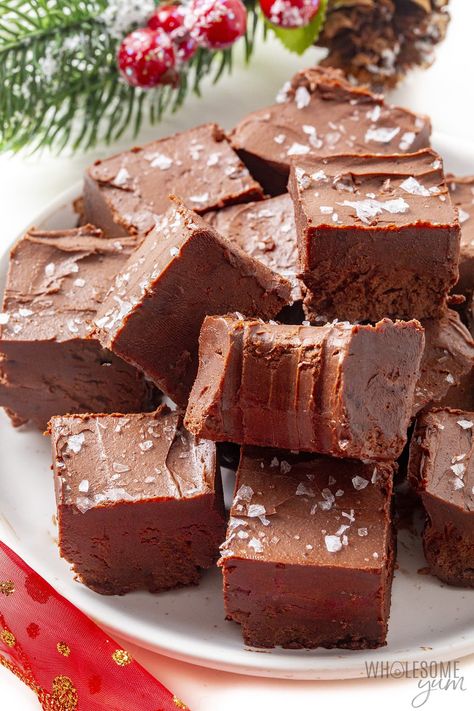 Sugar Free Christmas Treats, Healthy Fudge Recipe, Slow Cooker Fudge, Low Carb Treat, Sugar Free Fudge, Sugar Free Desserts Easy, Healthy Fudge, Low Carb Holiday Recipes, Keto Holiday Recipes