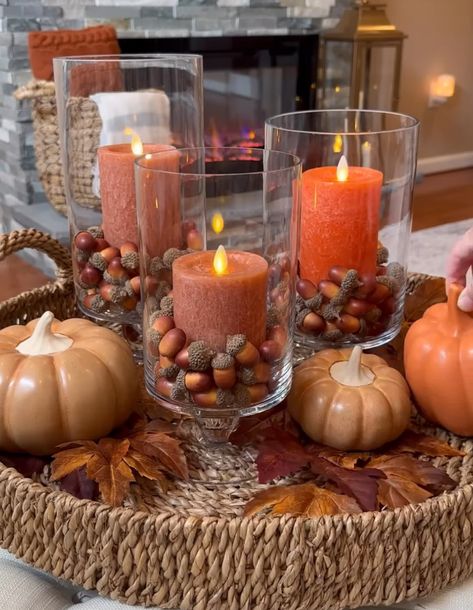 Table Halloween, Cozy Fall Vibes, Fall Coffee Table, Tafel Decor, Easy Fall Decor, Cozy Fall Decor, Fall Thanksgiving Decor, Modern Fall, Autumn Decorating