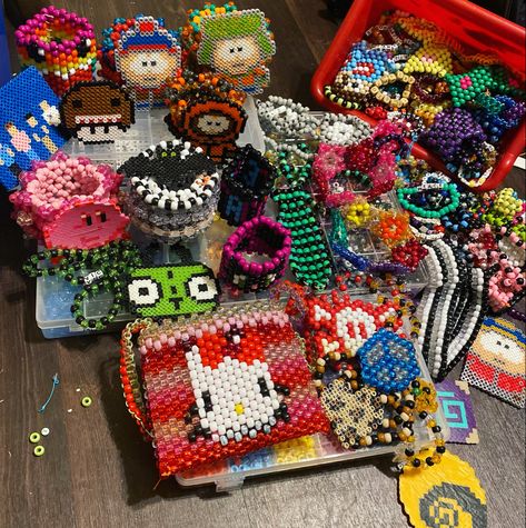 Easy Kandi Cuff, Small Kandi Cuff, Scene Bracelets Kandi, Domo Kandi Cuff, Scene Kandi Cuff, Scene Kandi, Kandi Cuff Patterns, Diy Kandi Bracelets, Pony Bead Bracelets