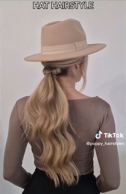 This is a guide on a cute hairstyle with a hat. Learn how to create a ponytail that's perfect to wear with a hat in this quick tutorial. Hairstyles For Cowboy Hats, Ponytail With Hat, Hairstyles With A Hat, A Cute Hairstyle, Half Ponytail, Cute Hairstyle, A Ponytail, Long Hair Updo, Low Ponytail