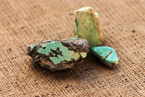 NOW! Turquoise Rock, Apache Tears, Raw Turquoise, Copper Mineral, Precious Opal, Garnet Hill, Minerals And Gemstones, Rock Hounding, Gems And Minerals