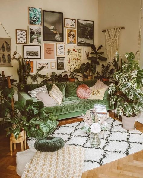 Nice plants decor just swipe and enjoy the decor 👌 . . . . 📸@alieselotte 👍 . . . Send a message for more information about the ads 💌 . .… Hippie Living Room, Boho Living Room Inspiration, Cute Living Room, Hippie Living, Living Room Plants, Home Decor Ideas Living Room, Amazing Decor, Ideas Living Room, Bohemian Living Room