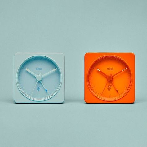 The 10 Best Modern Desk Clocks (Minimalist, Aesthetic & More) Clock Screensaver, Handmade Wooden Desk, Table Clock Design, Small Desk Clock, Minimalist Clock, Wall Clock Classic, Minimalist Clocks, Cool Background, Colorful Desk