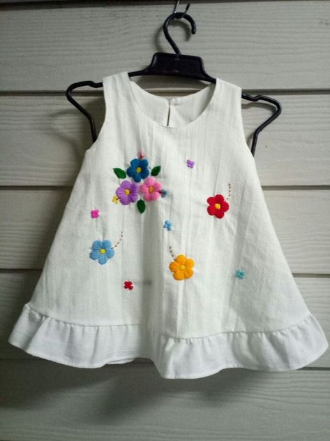 Baby Frocks Designs Cotton, Baby Dress Embroidery, Cotton Frocks For Kids, Diy Sy, Frocks For Kids, Girls Dresses Diy