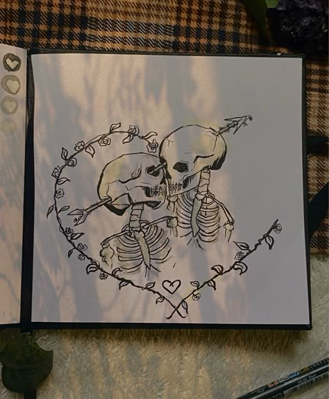 Heart Touching Drawings, Love As A Drawing, Emo Love Drawings, Cute Boyfriend Drawings Ideas, Love At First Sight Art, Skulls Kissing Drawing, Drawings Of Lovers Couple, Things To Draw For Your Bf, Graffiti Love Art