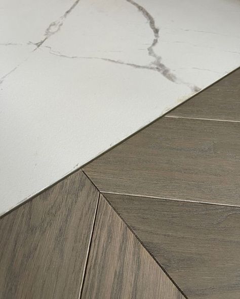 Marble Parquet Floor, Parquet And Tiles Combination, Marble And Wood Flooring Combination, Wood And Marble Floor, Marble Wood Floor, Grey Marble Floor, Marble Border, Marble Light, White Marble Floor