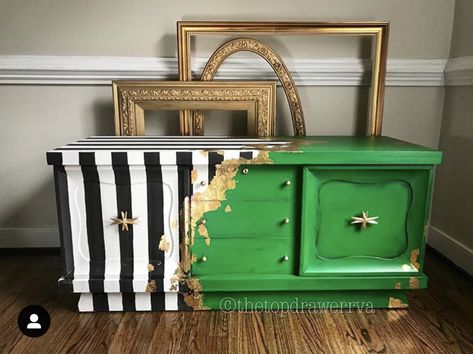 Diy Gold Furniture, Fun Furniture Painting Ideas, Green And Gold Furniture, Green And Gold Room, Unique Painted Furniture, Furniture Painting Ideas, Colourful Furniture, Furniture Painting Tutorial, Green Painted Furniture