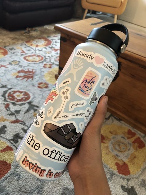 Stickers on Hydro Flask 💛🌻🌊 Vsco Hydro Flask Aesthetic, Hydroflask Stickers Water Bottles, Decorated Hydro Flask, Water Bottle Stickers Hydro Flask, Aesthetic Water Bottle Stickers, Hydro Flask Stickers Ideas, Hydro Flask With Stickers, Aesthetic Hydro Flask, Hydro Flask Aesthetic