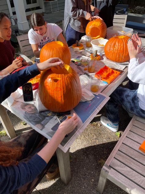 Pumpkin Carving Event, Friends Carving Pumpkins, Fall Festivities With Friends, Pumpkin Carving With Friends, Friends Pumpkin Carving, Fall Party Aesthetic, Pumpkin Painting Aesthetic, Autumn Academia, Halloween Sleepover