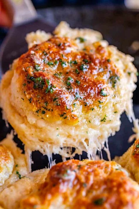 Cheddar Bay Biscuits Recipe, Easy Breads, Future Restaurant, Baked Biscuits, Savory Breads, The Food Charlatan, Food For Special Event, Cheddar Bay Biscuits, Cheddar Biscuits