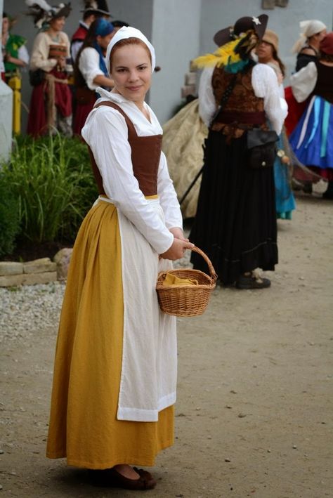 HSF#17: Yellow | The Girl with the Star-Spangled Heart: HSF#17: Yellow 16th Century English peasant Peasant Clothing, Peasant Costume, 17th Century Clothing, Tudor Period, Beauty And The Beast Costume, Tudor Fashion, 17th Century Fashion, Tudor Costumes, Elizabethan Era