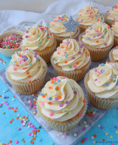 Recipe for Funfetti Vanilla Cupcakes - yummy vanilla cupcakes filled with colourful sprinkles, topped with vanilla buttercream and more sprinkles! Funfetti cupcakes are also known as confetti cakes and they are great for birthday parties! #thebakingexplorer #funfetticupcakes #confetticake #cupcakerecipe #vanillacupcakes Patisserie, Vanilla Cupcakes, Airbrush Cupcakes, Fall Filter, Wedding Pie, App Filter, Baked Salmon Recipes, Airbrush App, Pineapple Upside Down Cake