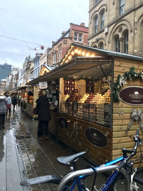 Natal, Christmas Market Manchester, Christmas In Manchester, London Christmas Markets, Christmas Markets Aesthetic, Christmas Market Aesthetic, Manchester Markets, Vancouver Christmas Market, Manchester Christmas