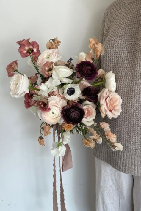 Looking for elegant flower arrangements for a winter wedding? We’ve rounded up 30+ winter wedding flower ideas for bouquets, centerpieces, table flowers, and more! Whether your wedding is in December, January, or February, you’ll find stunning white, blue, and burgundy winter wedding florals here. Winter bridal bouquets, Christmas bridal bouquets, January wedding flowers. Romantic Bouquet, Calgary Wedding, Winter Wedding Flowers, Floral Arranging, Moody Wedding, Wedding Flower Inspiration, Bouquet Inspiration, Winter Flowers, Flower Inspiration