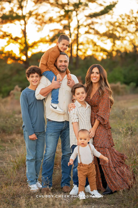 fall family photo outfits color combos, fall in Texas, fall family photo what to wear, family of 6 what to wear Fall Family Pictures Poses For 6, Family If 5 Photoshoot, Family Photo Outside Fall, Family Photos 9 People, Family Of 5 Pose Ideas, Family Photos Outside Fall, Family Of Six Poses, How To Pose A Family Of 6, Family Photography Poses For 6