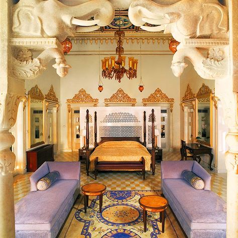 Peek inside India's most magical boutique hotels Taj Lake Palace, European Interiors, Indian Palace, Indo European, Indian Bedroom, Indian Interiors, Luxurious Rooms, Heritage Hotel, Hospital Interior Design