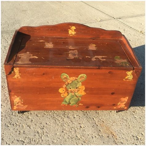 Vintage Wood Toy Box makeover by Blocks From The Heart Toy Box Repurpose Ideas, Wood Toy Box Diy, Toy Chest Makeover, Toy Box Makeover, Toy Box Diy, Wood Toy Box, Chest Makeover, Box Makeover, Wood Calendar