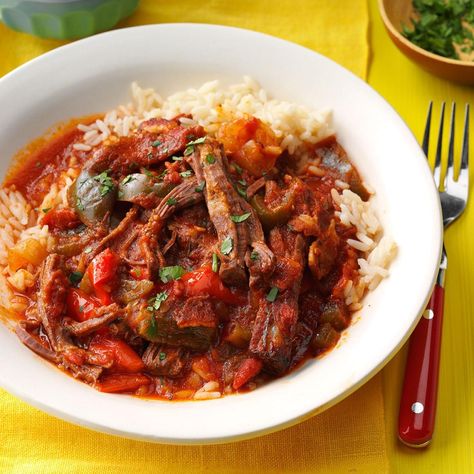 Basil Steak, Ropa Vieja Recipe, Balkan Food, Beef Flank Steak, Pepper Steak, Cuban Recipes, Stuffed Pepper Soup, Beef Stroganoff, Shortening