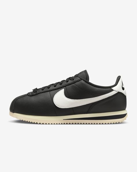 Nike Cortez 23 Premium Women's Shoes. Nike.com Nike Cortez Black, Classic Cortez, Nike Snkrs, Nike Models, Heritage Fashion, Latest Sneakers, Black Leather Shoes, Nike Store, Leather Shoes Woman