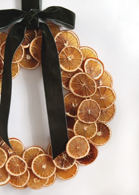 Natal, Dried Orange Christmas Garland, Diy Dried Orange Wreath, Orange Slices Wreath, Dried Oranges Christmas Decorations, Diy Orange Wreath, Dried Orange Slice Wreath, Dried Fruit Wreath Christmas, Dry Oranges Decoration