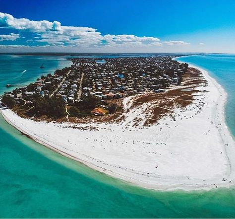 Anna Maria Island > Bean Point .    #annamariaisland #beanpoint #florida #lovefl #beach #beachlife #beachbum #floridagirl #blueturtlecottage.  @iansilva26 Anna Maria Florida, Hilton Head Beach, Beach Equipment, Anna Maria Island Florida, Holmes Beach, Salt Air, Florida Girl, Hidden Beauty, Anna Maria Island