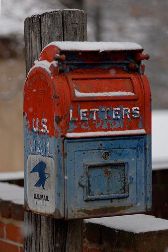 Old US Mailbox geocache, awesome! Cool letterbox hybrid idea. Us Mailbox, Old Mailbox, Vintage Mailbox, You've Got Mail, Post Box, Geocaching, Letter Box, Mail Art, Vintage Love