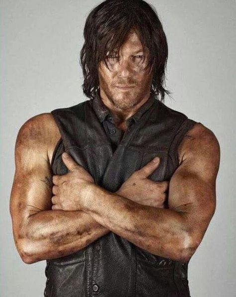 Dirty Daryl Dixon Carl The Walking Dead, Darryl Dixon, Grumpy Cats, Twd Funny, Walking Dead Daryl, Fear The Walking, Evil Dead, Carl Grimes, Andrew Lincoln