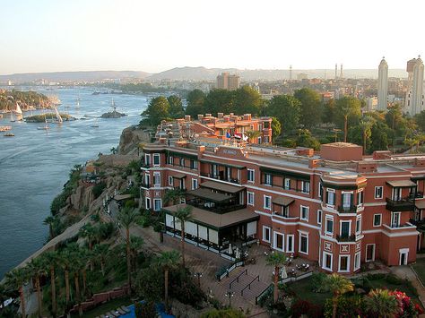 Old Cataract Hotel, Aswan, *~❤•❦•:*´`*:•❦•❤~* Egypt Victorian Palace, Aswan Egypt, Places In Egypt, River Nile, Ancient Places, Photos Of, Angela Lansbury, Old Egypt, Visit Egypt