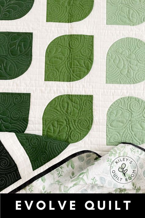 The Evolve Quilt Pattern was designed to reflect the changes we all went through, individually and as a society, during the Pandemic of 2020. It changes both in shape and color. #evolvequilt #kileysquiltroom #kileysquiltroompatterns Sage Green Quilt Patterns, Green Quilt Patterns, Green Quilts Ideas, Dark Green Quilt, Solid Fabric Quilts, Green Quilts, Quilt Room, Sew Quilt, Improv Quilting