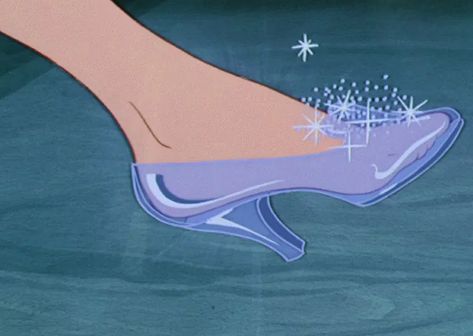 Glass Slipper Tattoo, Cinderella Shoe Tattoo, Makeup Sketchbook, Cinderella Shoes Drawing, Disney Objects, Glass Slipper Tattoo Cinderella, Cinderella Shoes Disney, Cinderella Glass Slipper Drawing, Cinderella Glass Slipper Shoes