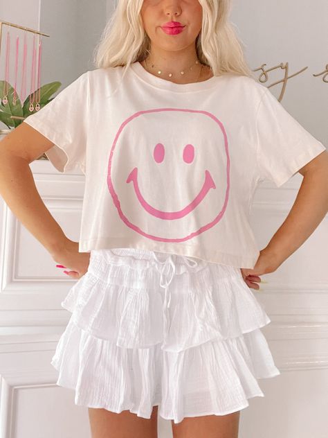 Simply Smiley Tee | Sassy Shortcake Boutique | sassyshortcake.com Preppy Shirts For School, Cute Preppy Outfits For School, Cute Preppy Clothes, Preppy Shirts, Pink Ruffle Top, Sassy Shortcake, Pink Smiley Face, Preppy Tee, Preppy Wardrobe