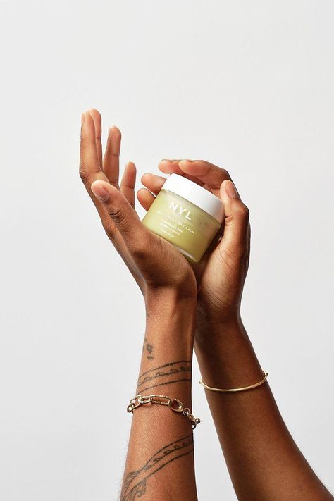 Our Tamanu & Amaranth powered correcting balm works overtime to soothe, moisturize and generally bring the zen to eczema, severely dry or chapped skin, and other trouble spots. No balm, no calm. Correcting balm + moisturizer. A nutrient-rich correcting balm for face and body that softens, soothes and supports healing. Remove Skin Tags Naturally, Blind Pimple, Pimples Under The Skin, Home Remedies For Skin, Cold Sores Remedies, Natural Health Care, Natural Sleep Remedies, Natural Cold Remedies, Natural Cough Remedies