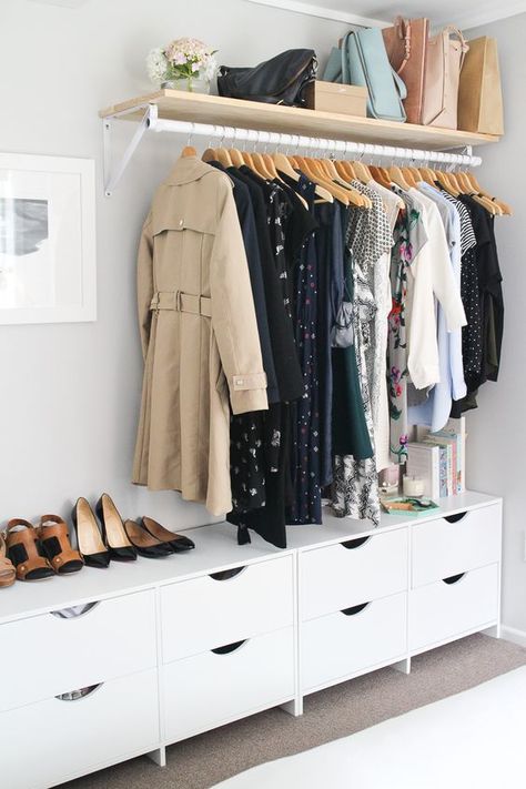 27 Space-Saving Closet Wall Storage Ideas To Try Organized Closet, Small Bedroom Storage, Open Wardrobe, No Closet Solutions, Open Closet, Designer Decor, Bilik Tidur, غرفة ملابس, Clothes And Shoes