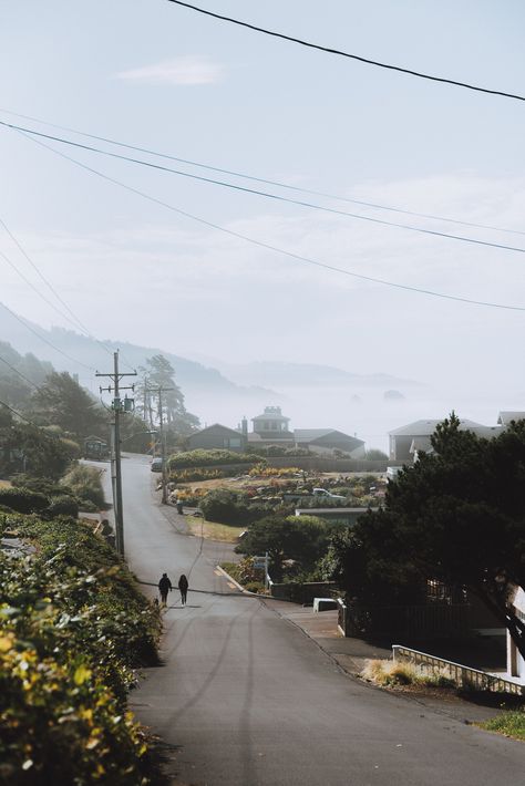 Oregon Cannon Beach, Washington Beach Aesthetic, Cannon Beach Oregon Aesthetic, Oregon Beach Towns, Oregon Coast Towns, Pacific Coast Aesthetic, Pnw Beach Aesthetic, Oregon Beach Aesthetic, Cannon Beach Aesthetic